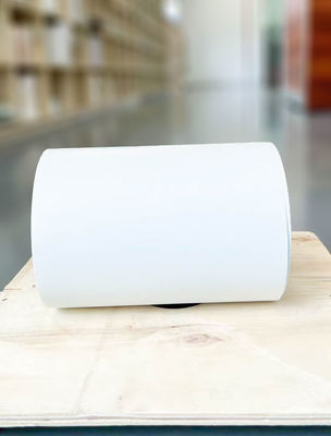 Хорошая цена Замороженная клея типа синтетическая тепловая бумага, обычные липкие водонепроницаемые съемные этикетки онлайн